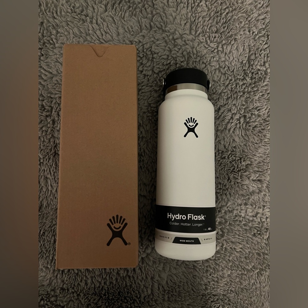 Brand new 40oz Wide Mouth Hydro Flask (white)
